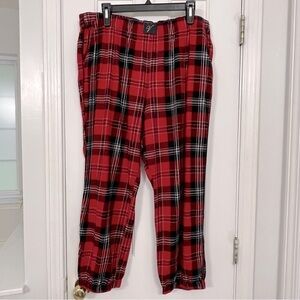 Victoria’s Secret red plaid flannel pullon pajama lounge joggers, size XL Short.